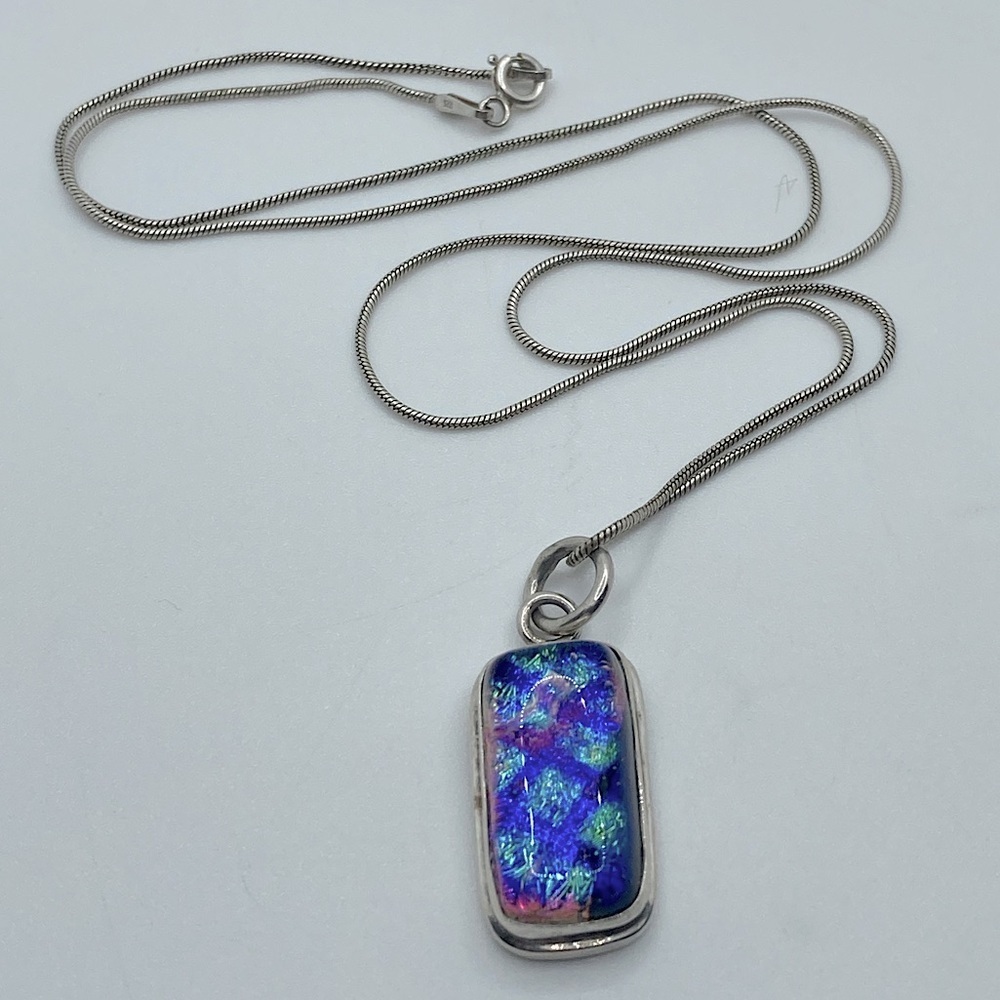 𝅺vtg Sterling Dichroic Metallic Irridescent Art Glass Pendant & Chain 20” & 1.5”
